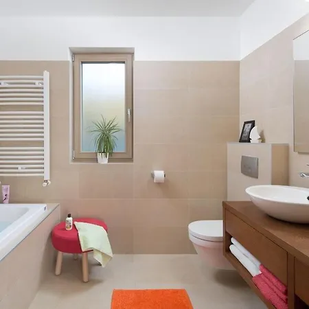 Vila Mayan Comfortable Holiday *